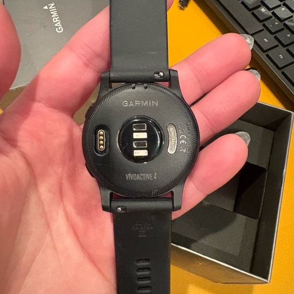 Garmin Vivoactive 4 Smartwatch - Picture 2 of 7